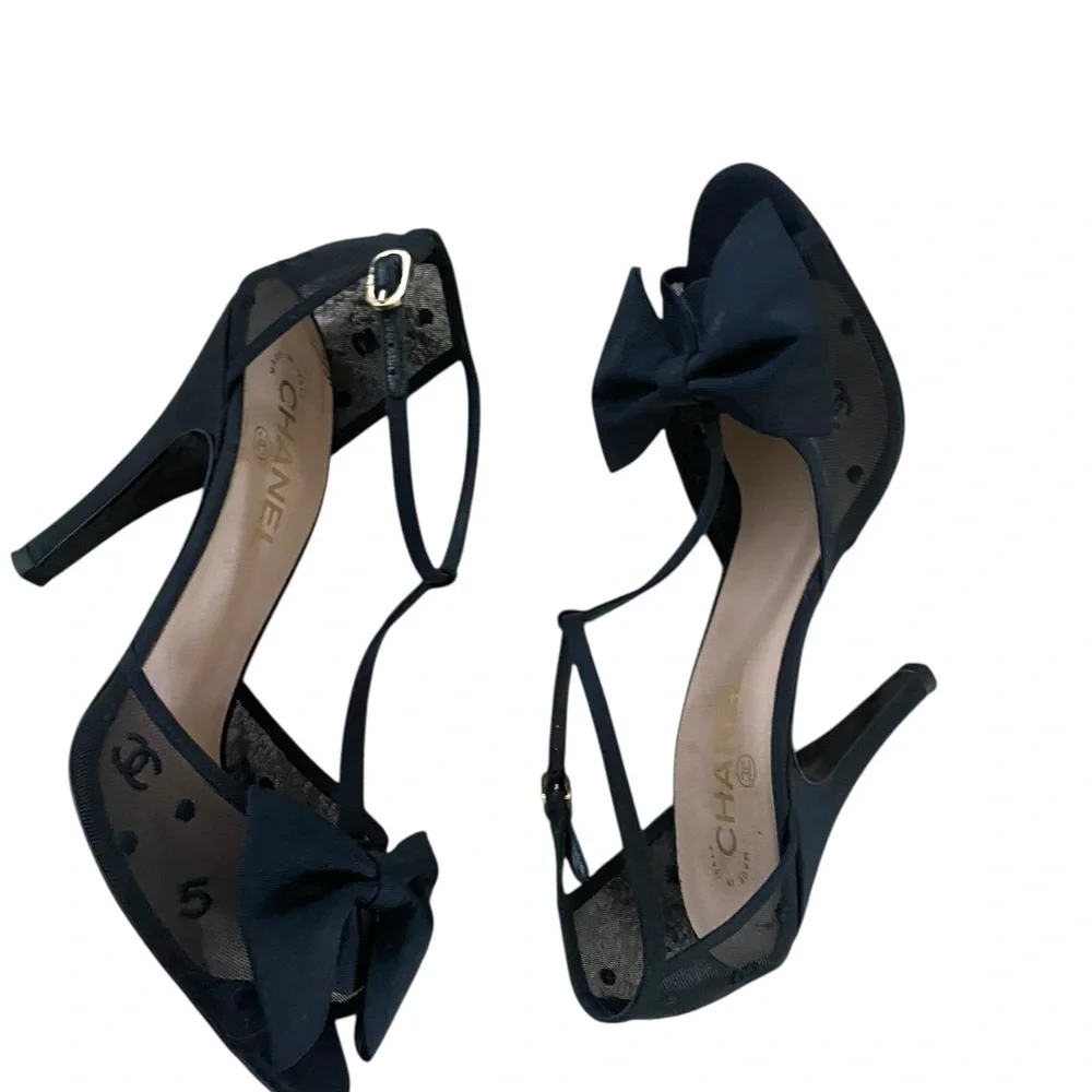 AUTHENTIC! CHANEL Black Women's Heels with Bow Accent